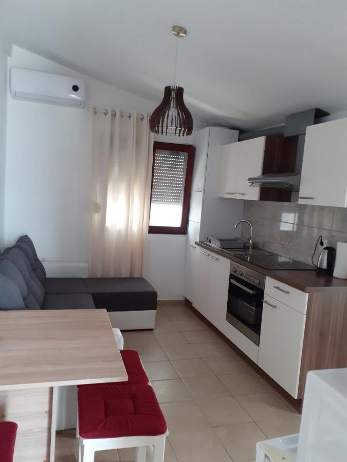 Apartman Mara Vir Εξωτερικό φωτογραφία